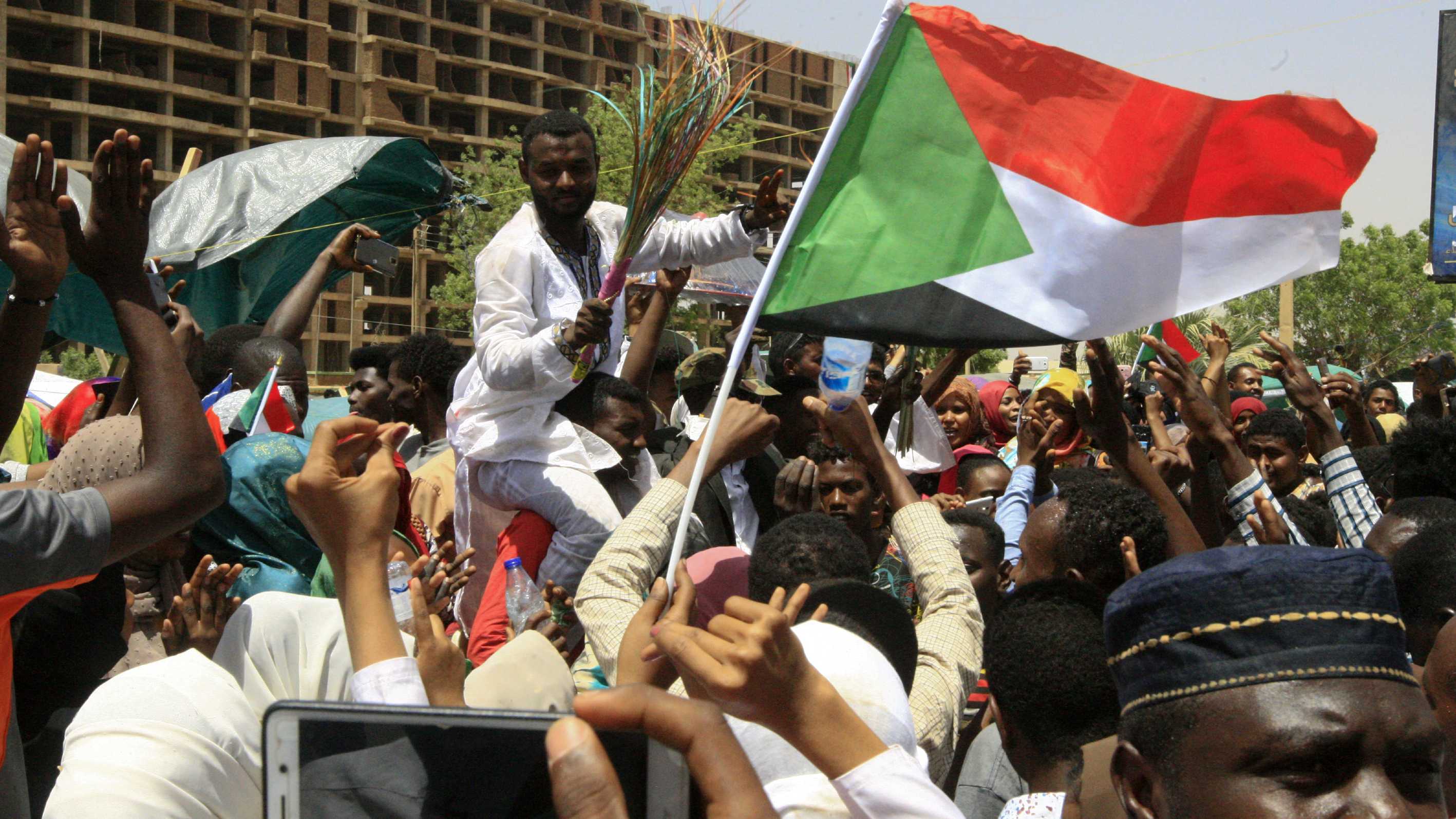 Karman: The Sudanese revolution brought down dreams of Abu Dhabi and Riyadh to steal them